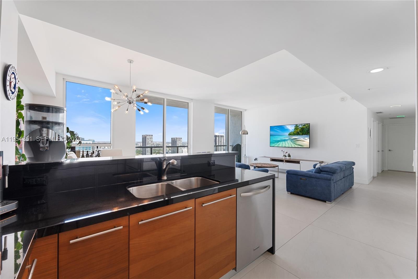 image Vizcayne South2