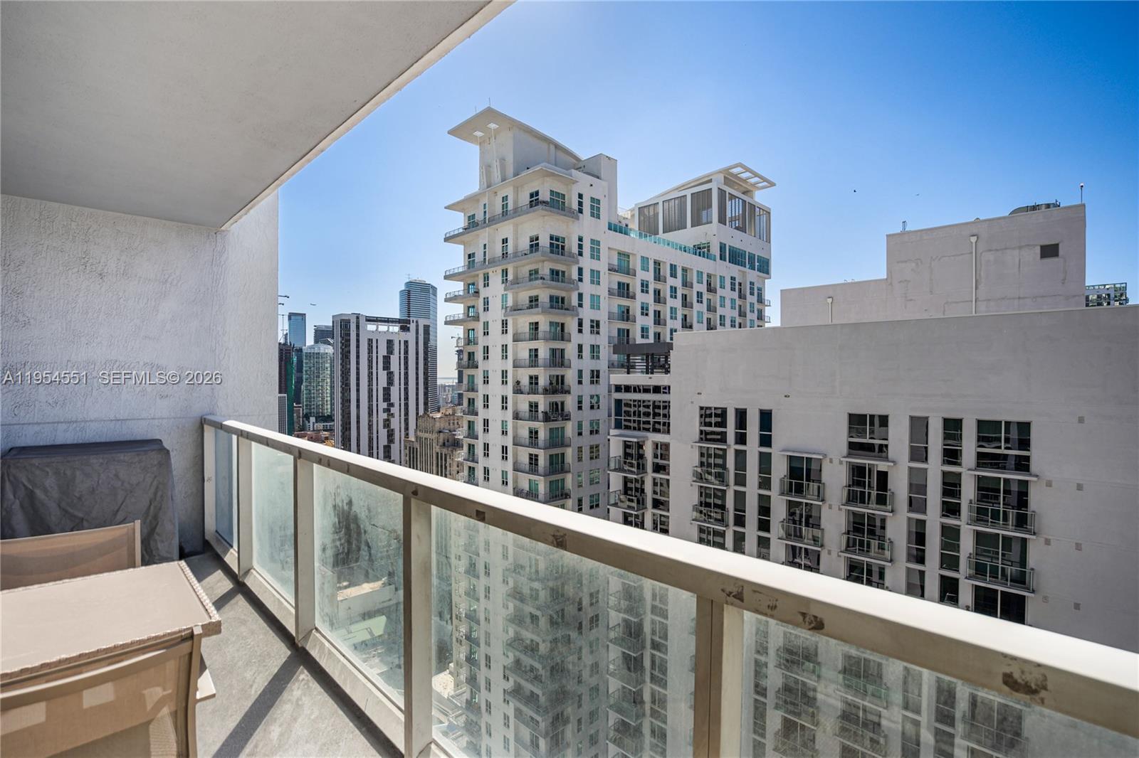 image Vizcayne South11