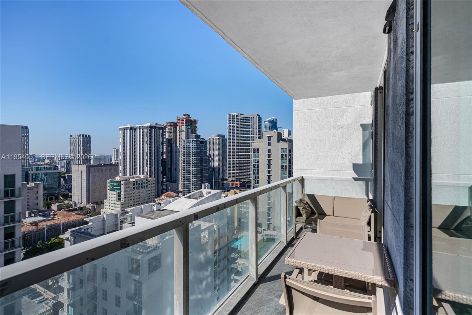 image Vizcayne South14