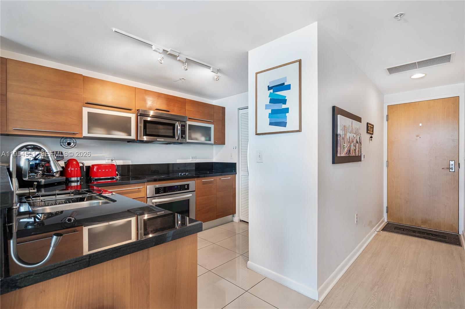 image Vizcayne South3