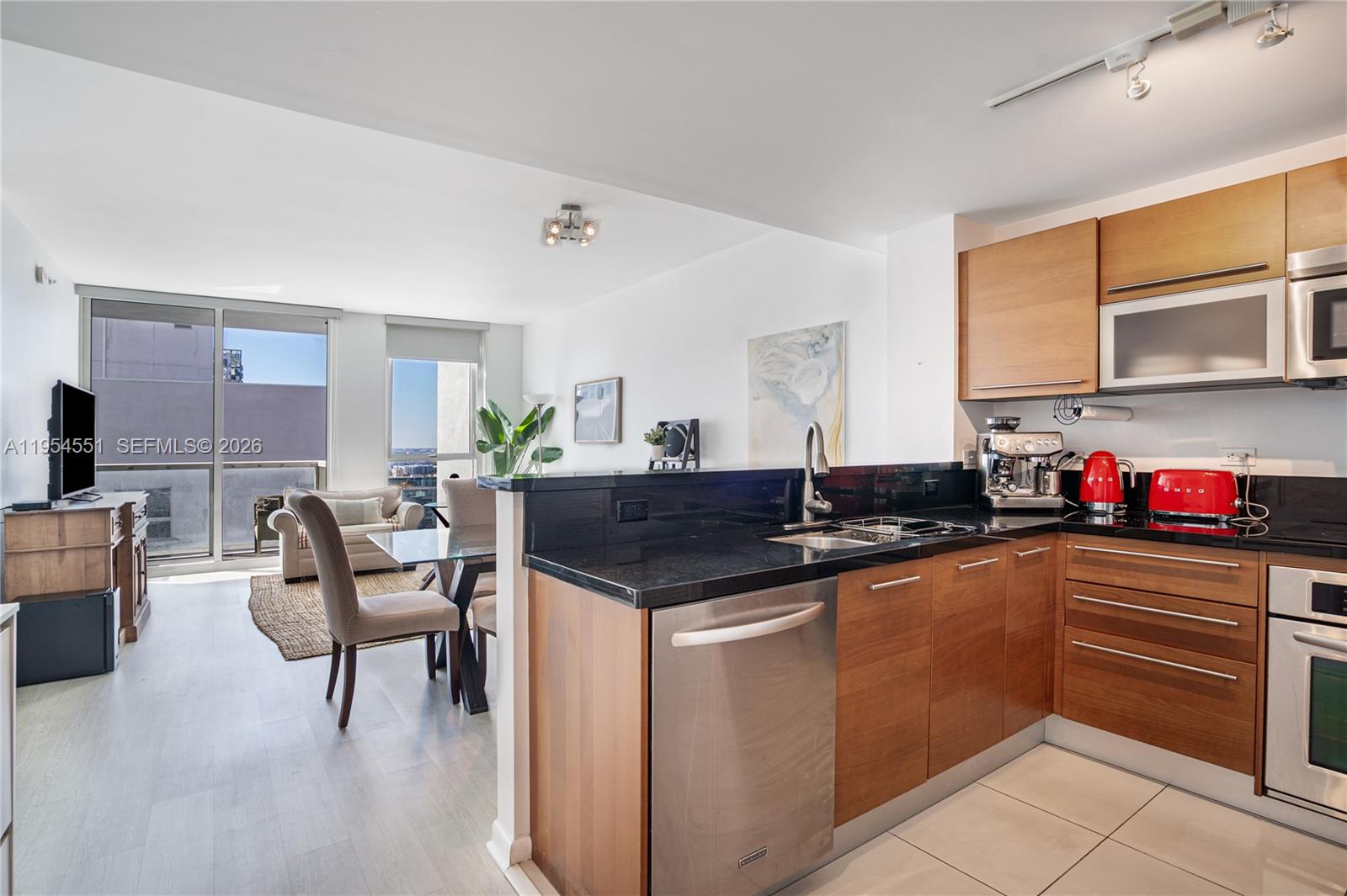 image Vizcayne South4