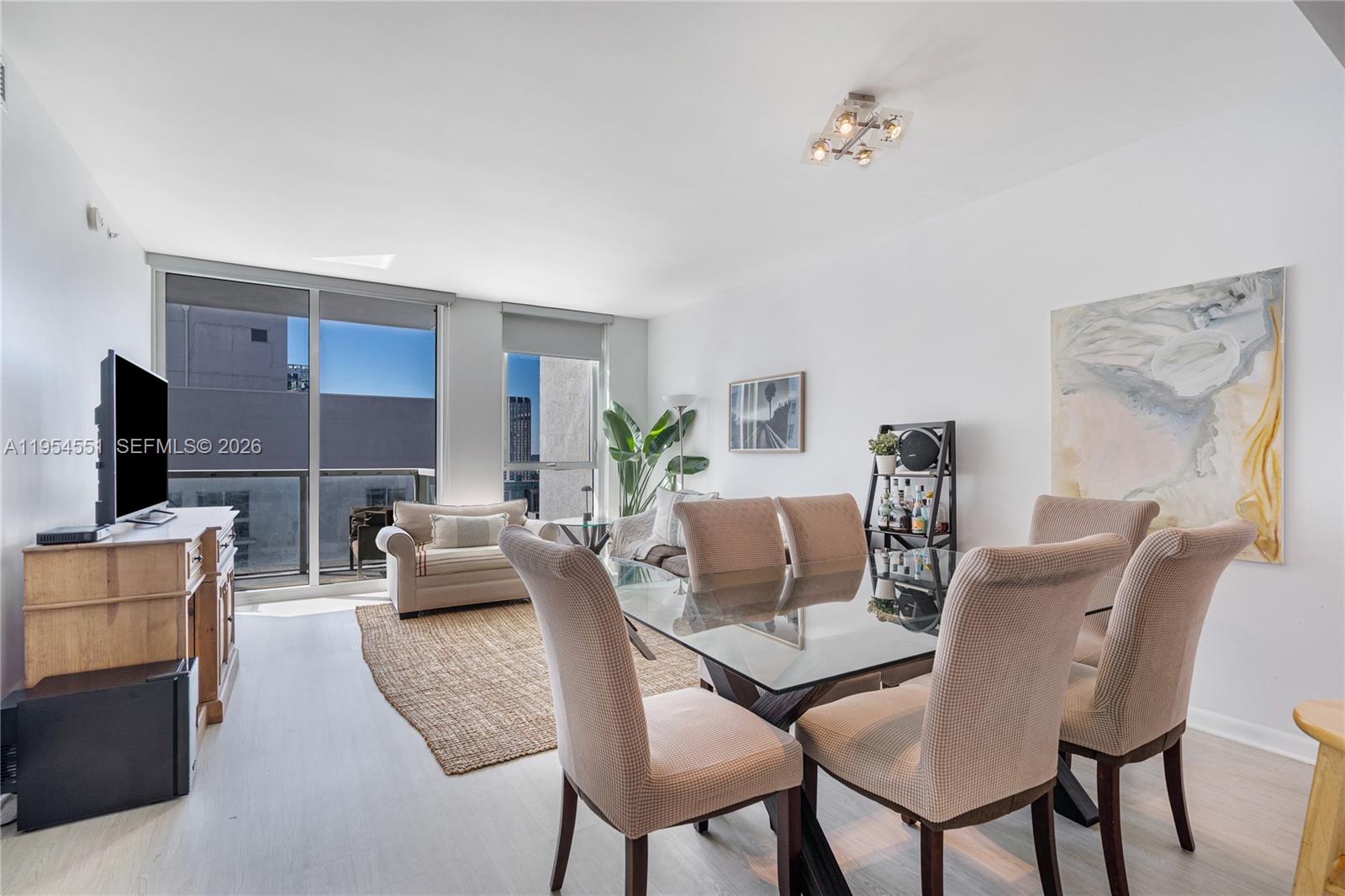 image Vizcayne South7