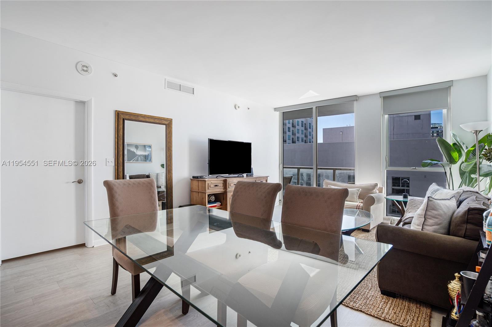 image Vizcayne South8