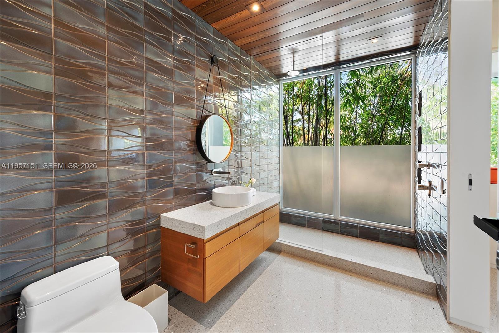 Undisclosed Address Miami Beach, FL 33139