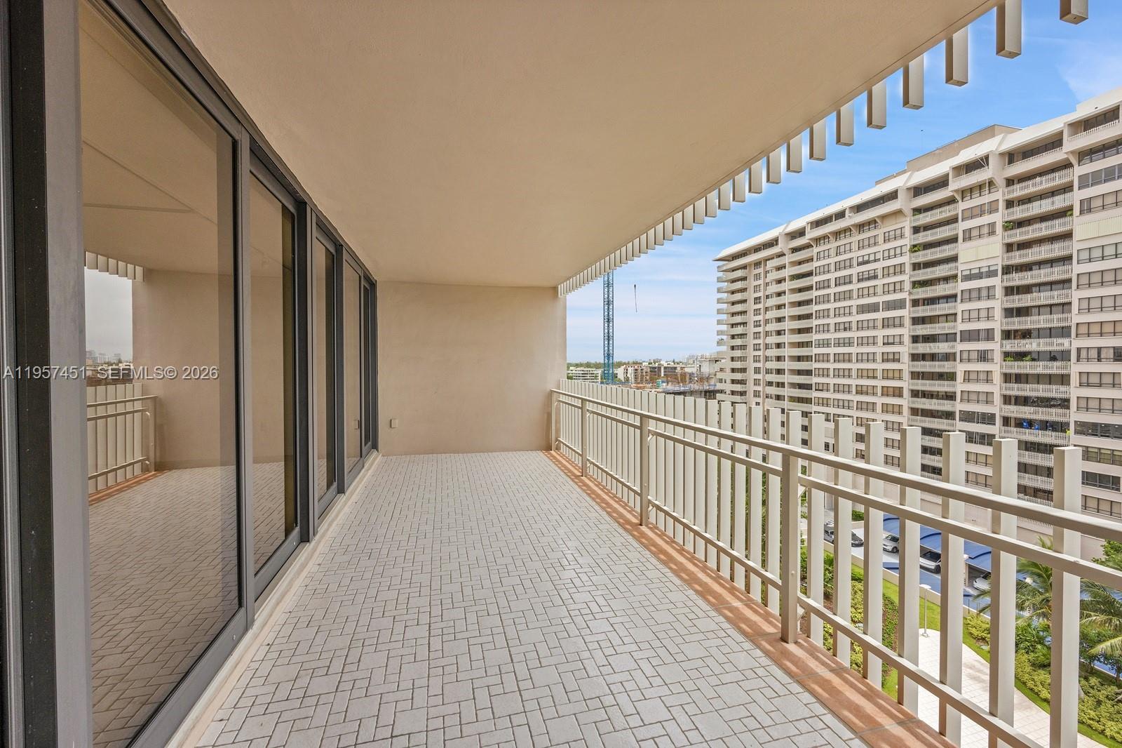 2 Grove Isle Dr #B907 Miami, FL 33133