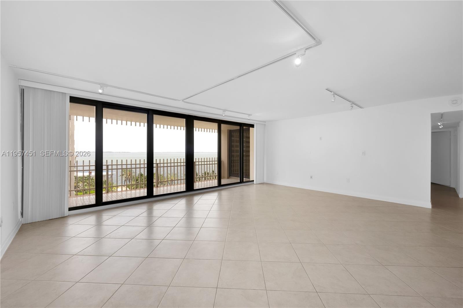 2 Grove Isle Dr #B907 Miami, FL 33133