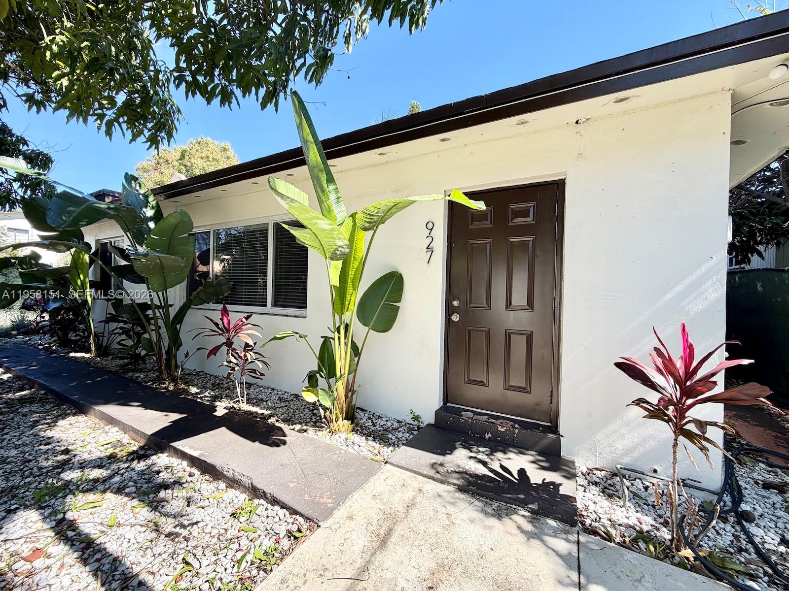 927 SW 12th Ave #927