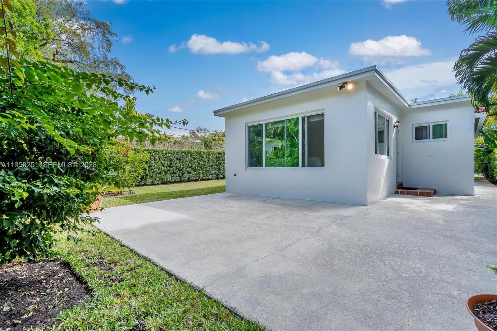 1781 SW 24th St Miami, FL 33145