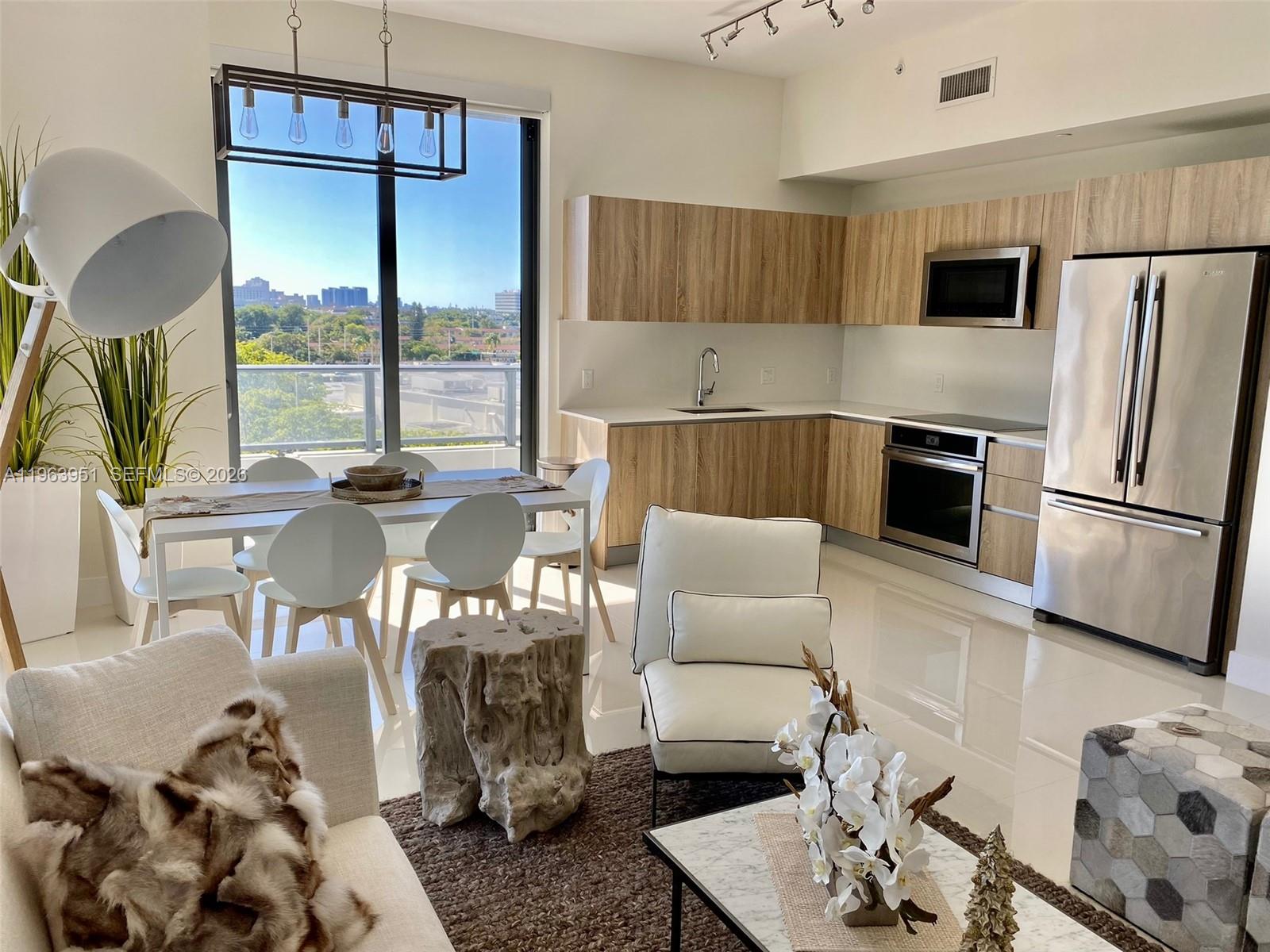 2960 NE 207th St #517