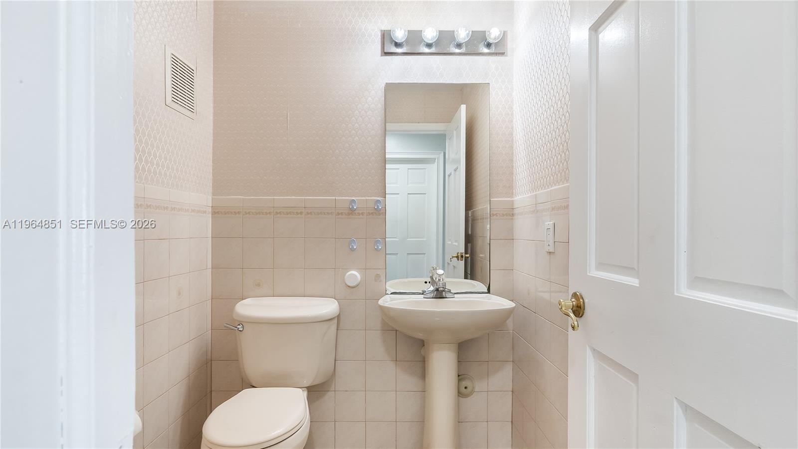 12134 NW 35th St Sunrise, FL 33323