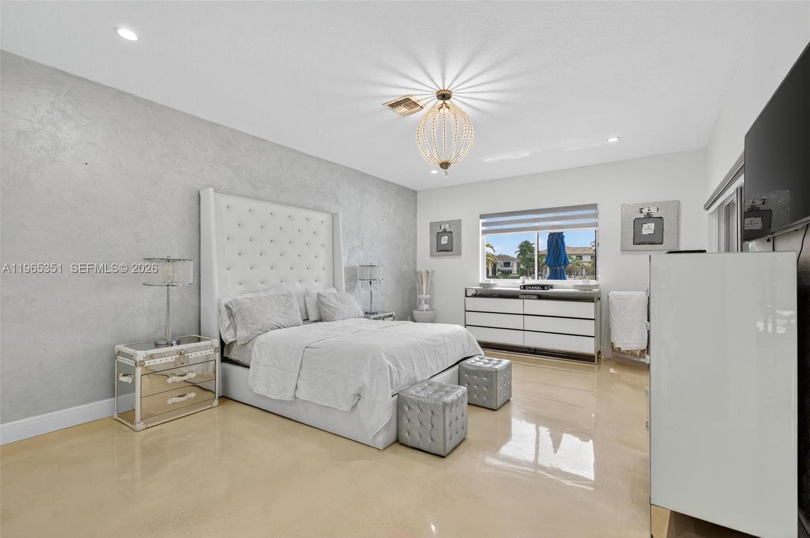 317 S Riverside Dr Pompano Beach, FL 33062