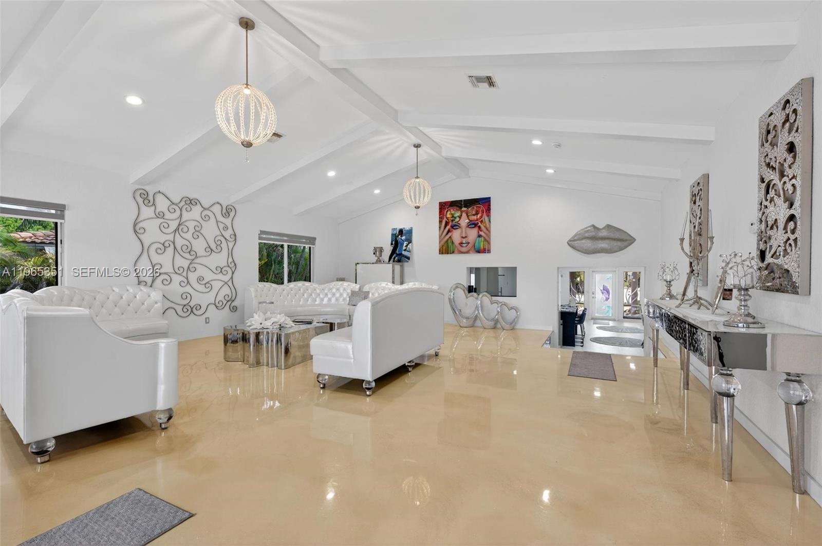 317 S Riverside Dr Pompano Beach, FL 33062