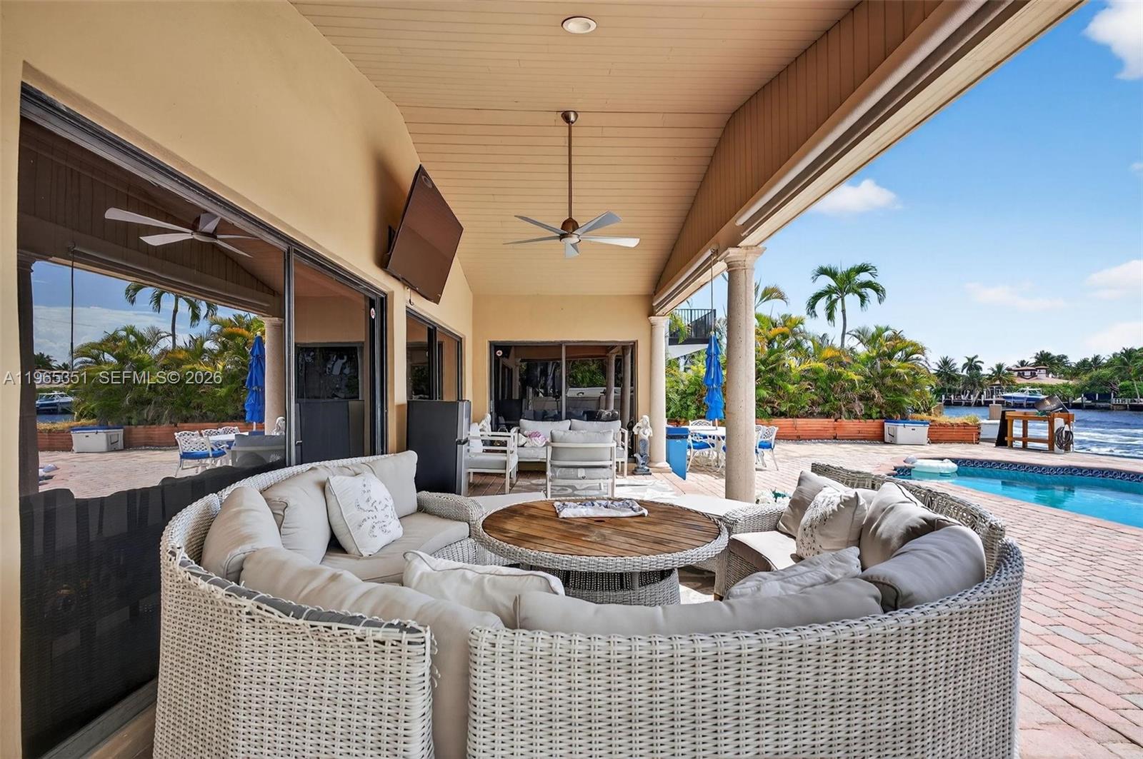 317 S Riverside Dr Pompano Beach, FL 33062