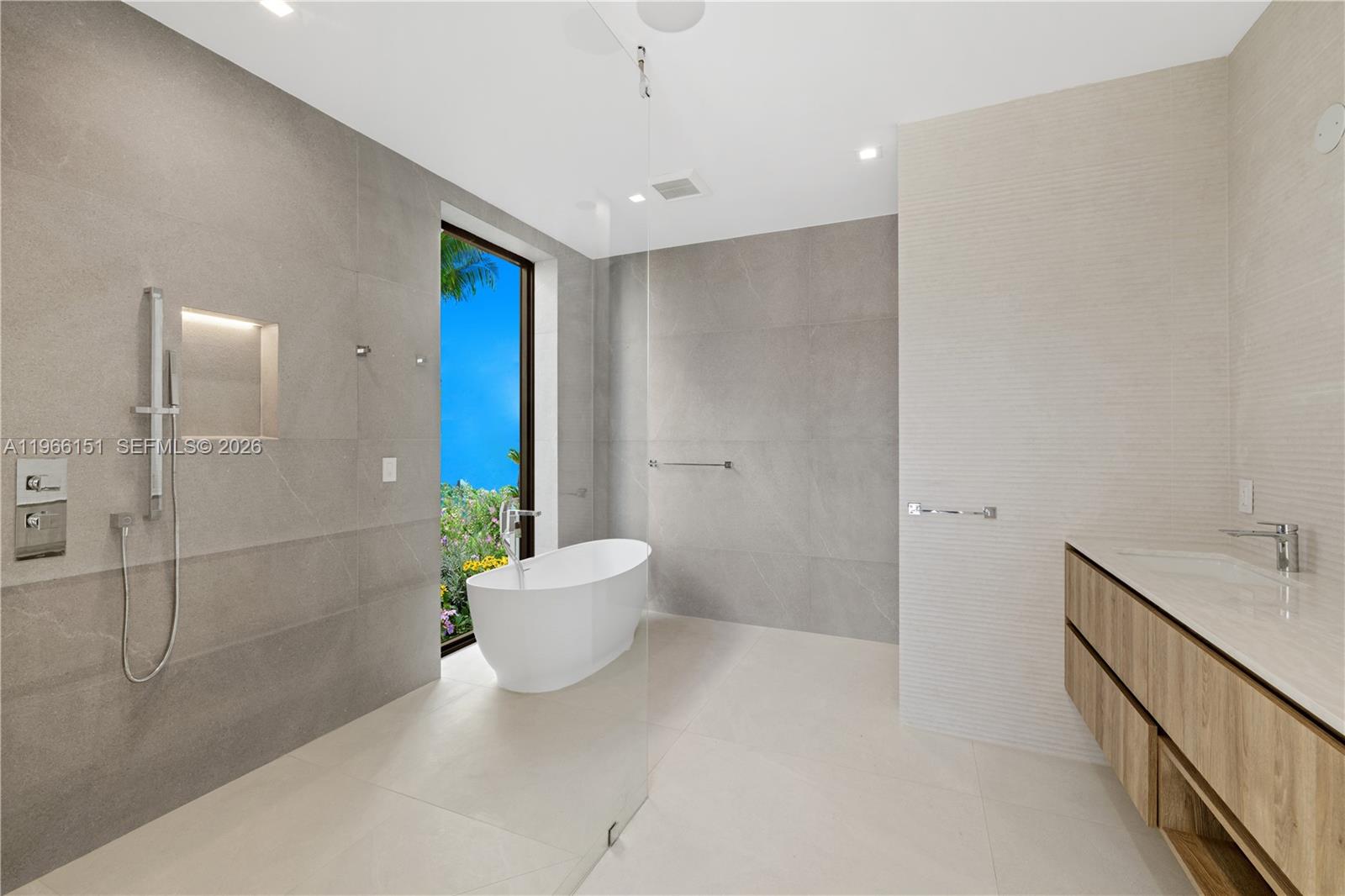 2050 S Hibiscus Dr North Miami, FL 33181