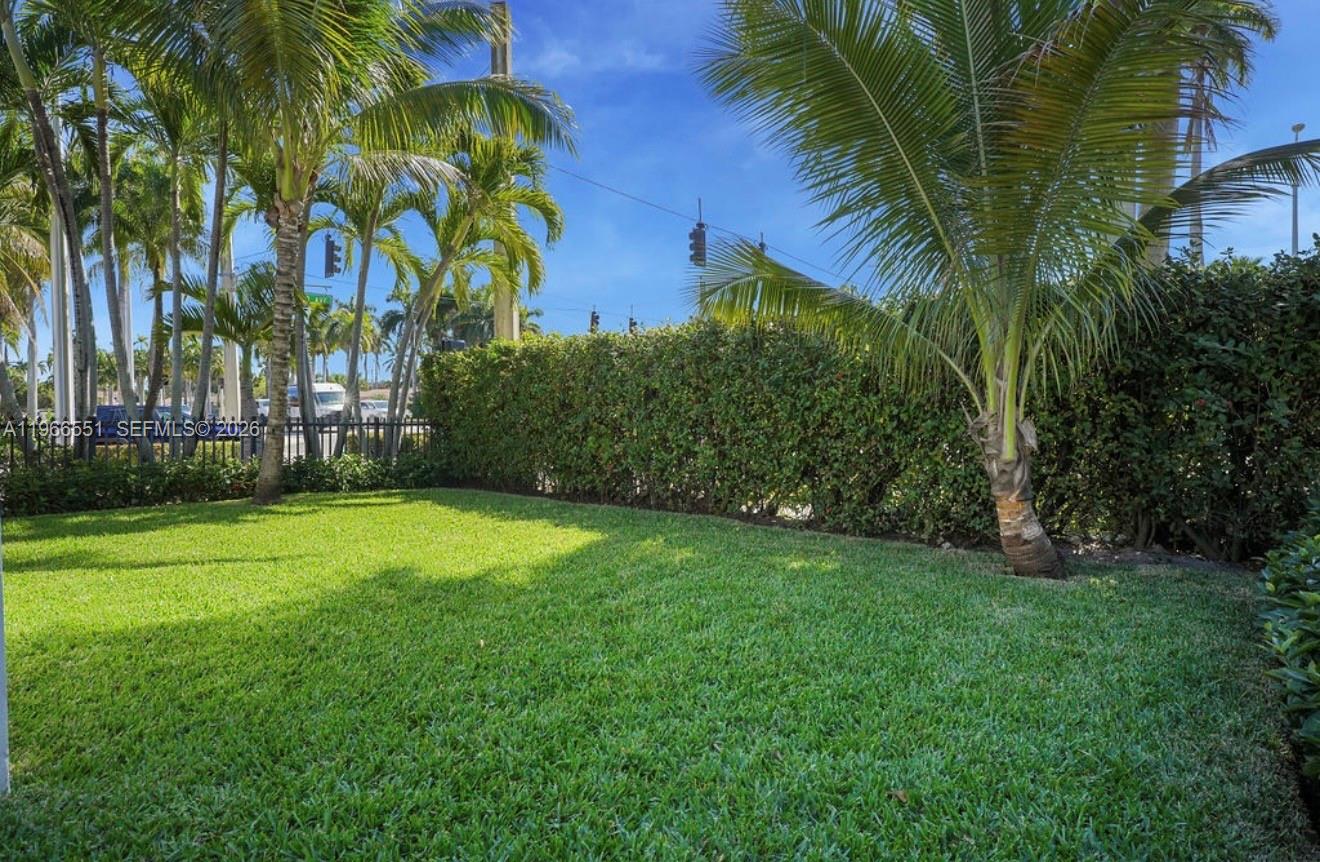 1301 Hollywood Blvd Hollywood, FL 33019