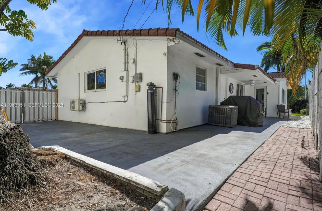 1301 Hollywood Blvd Hollywood, FL 33019