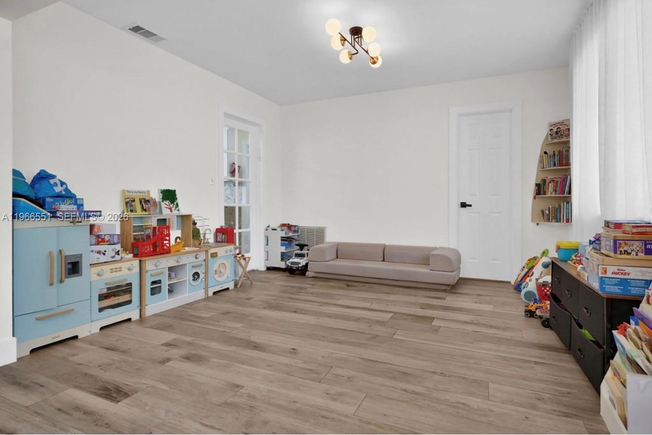 1301 Hollywood Blvd Hollywood, FL 33019