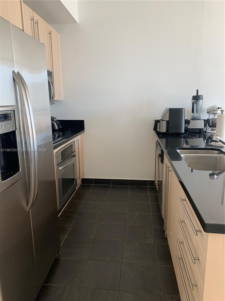 79 SW 12th St #2703-S Miami, FL 33130