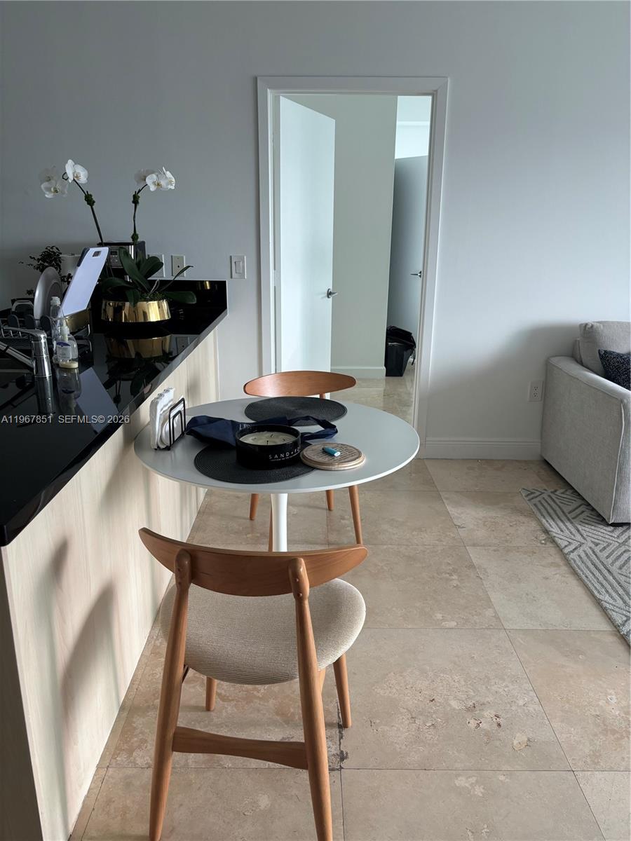 79 SW 12th St #2703-S Miami, FL 33130