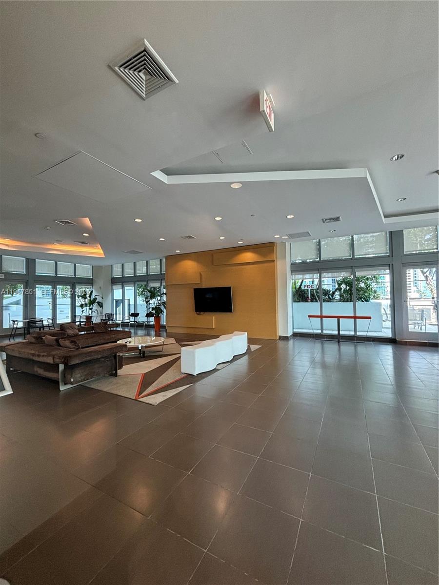 79 SW 12th St #2703-S Miami, FL 33130