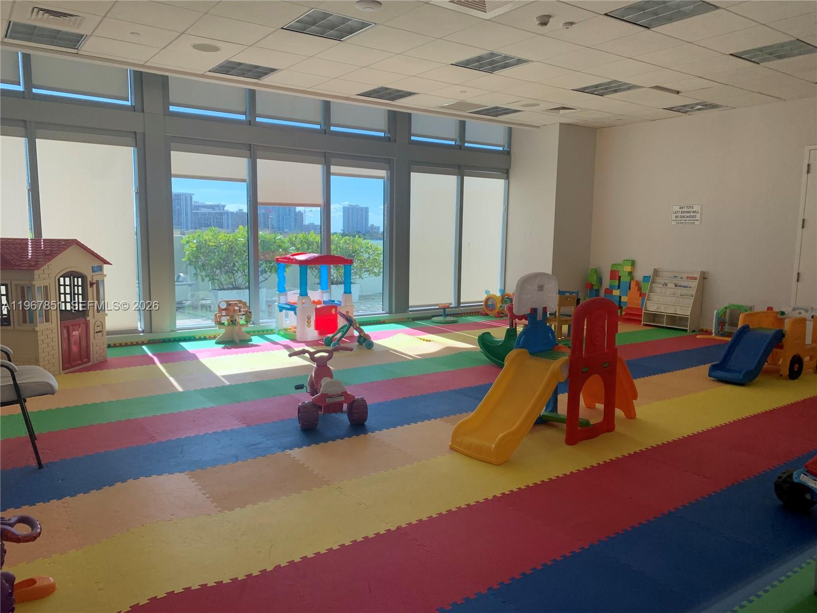 79 SW 12th St #2703-S Miami, FL 33130