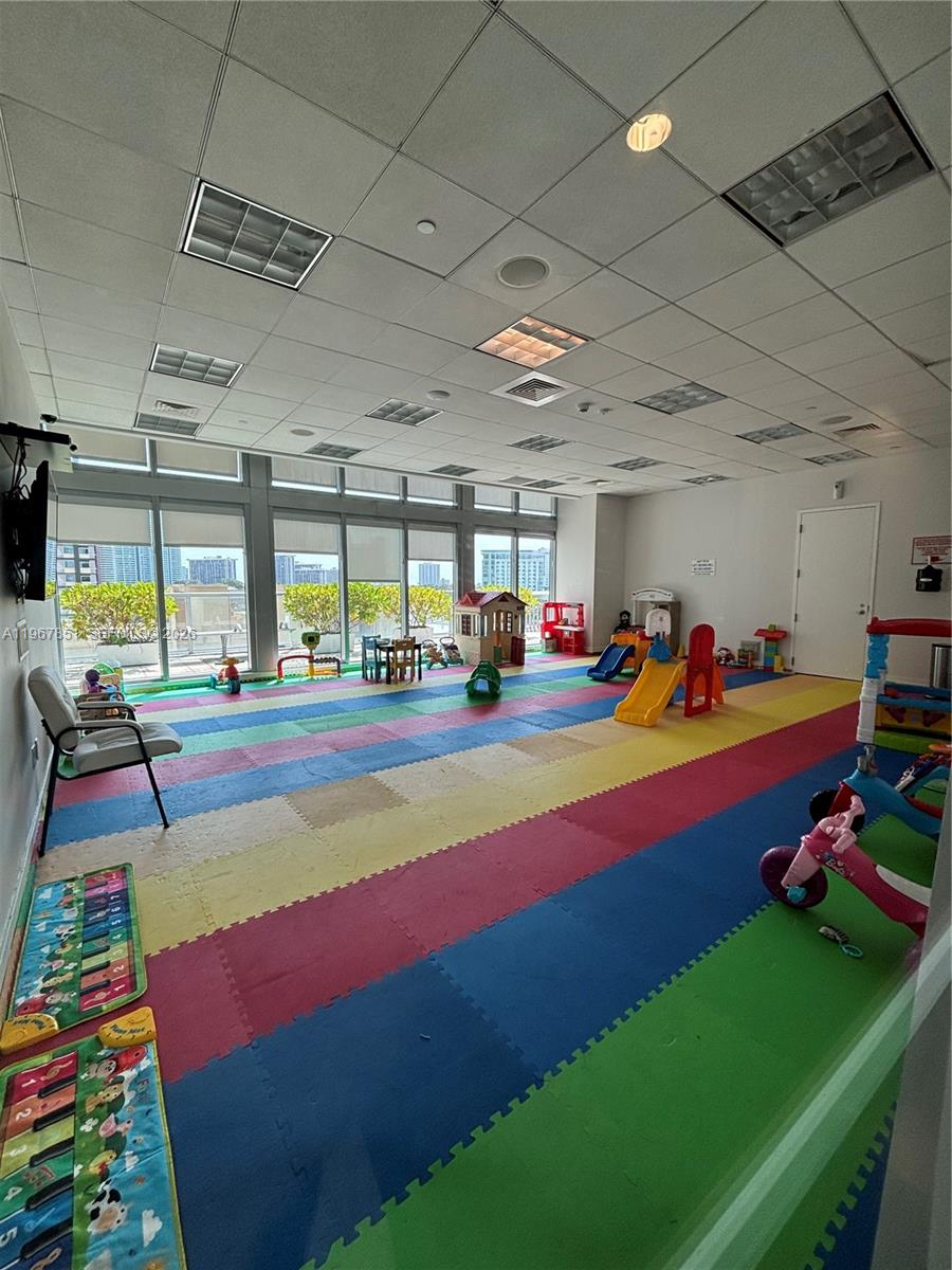 79 SW 12th St #2703-S Miami, FL 33130