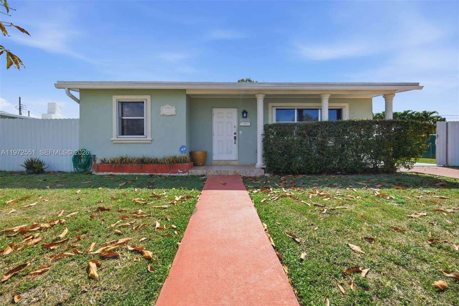 10720 SW 55th Ter Miami, FL 33165