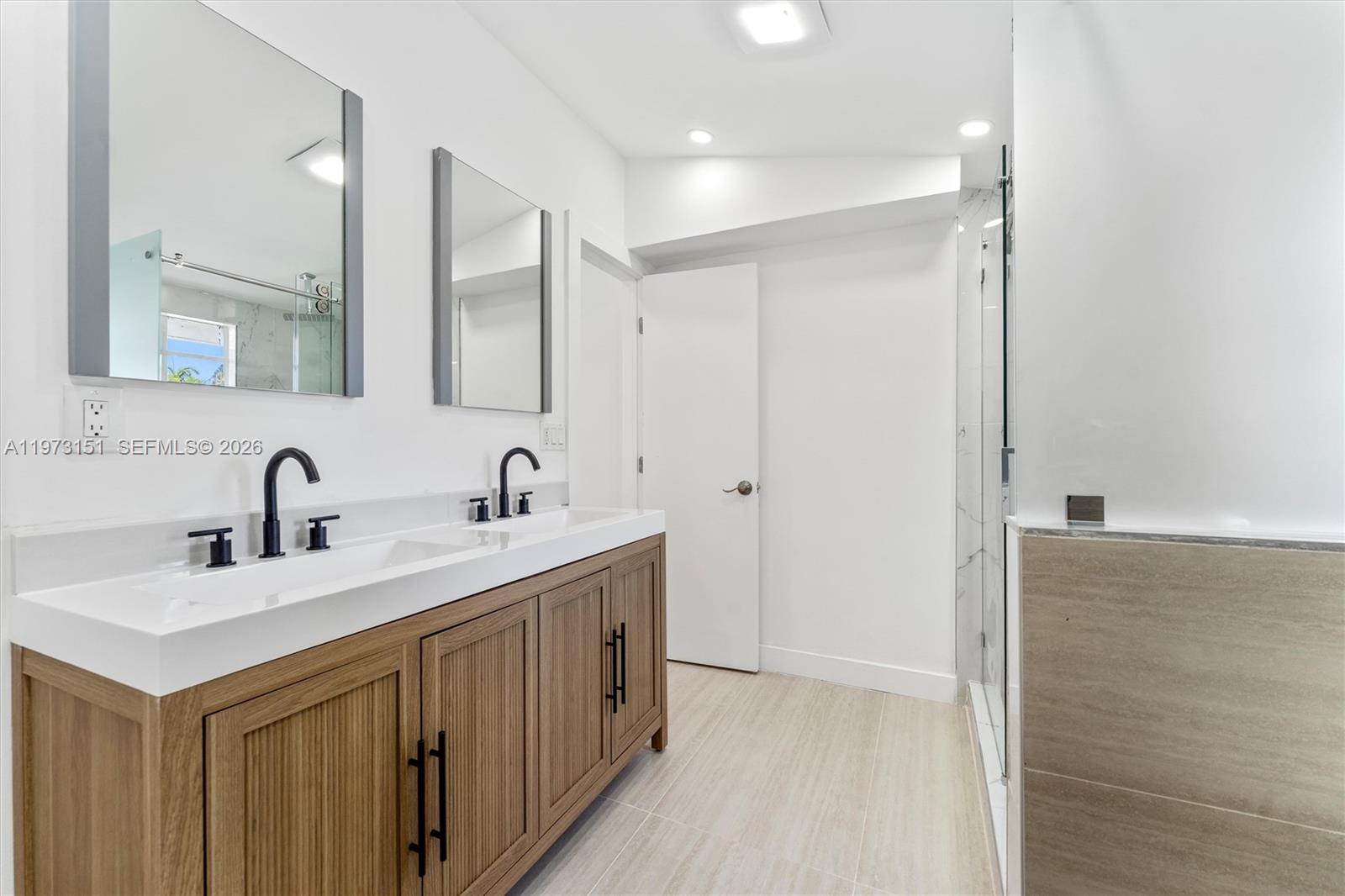 2548 Tortugas Ln Fort Lauderdale, FL 33312