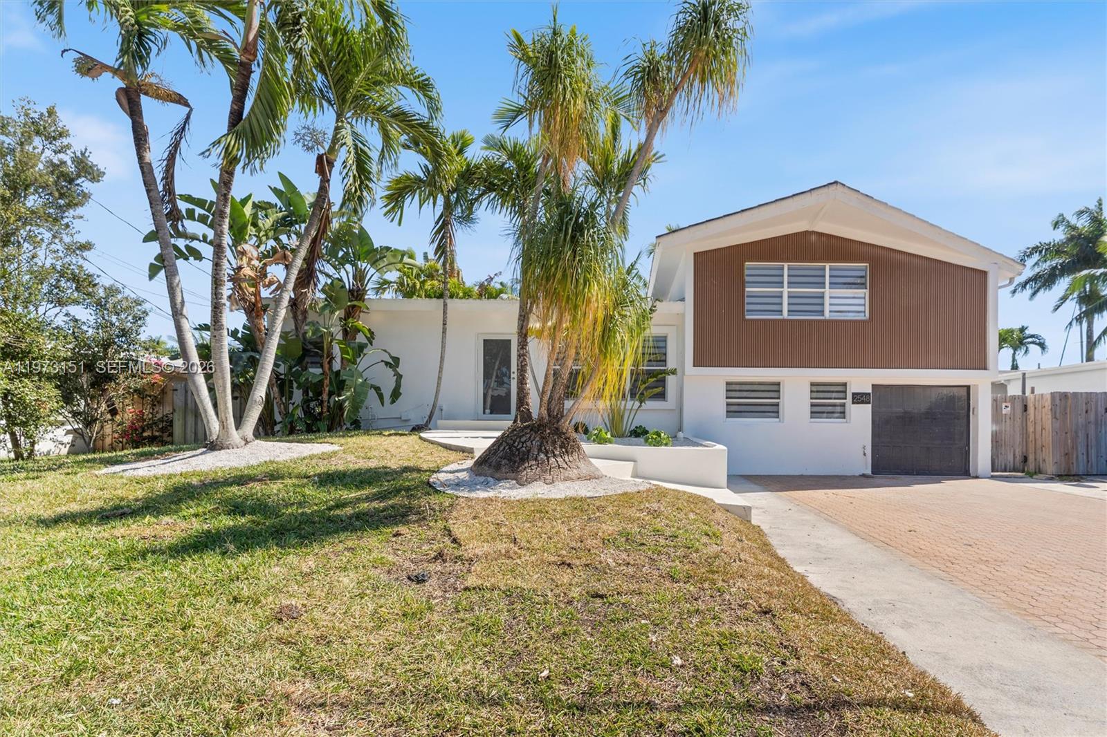 2548 Tortugas Ln Fort Lauderdale, FL 33312