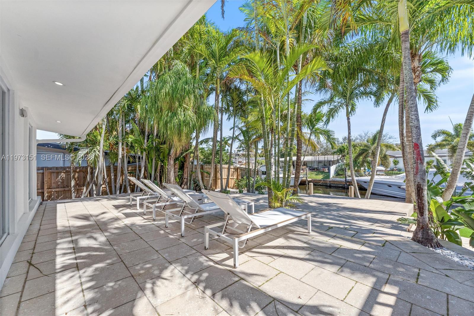 2548 Tortugas Ln Fort Lauderdale, FL 33312