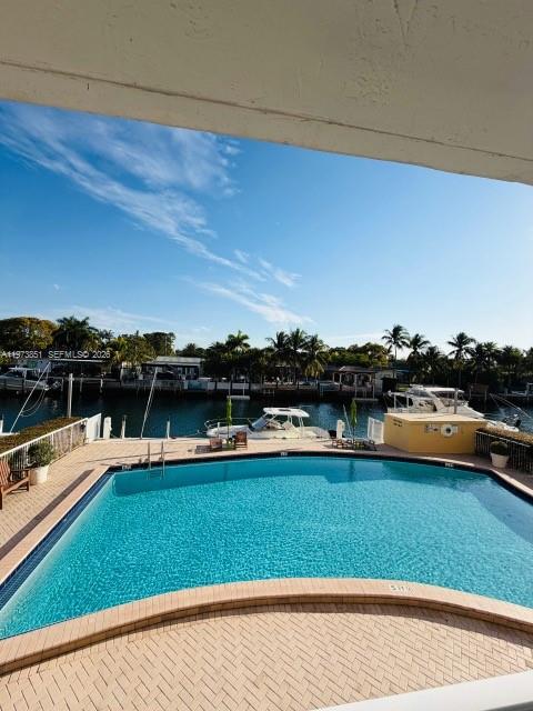 2000 NE 135th St #207