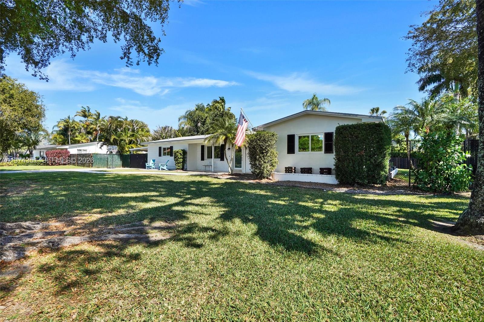 Undisclosed Address Palmetto Bay, FL 33157