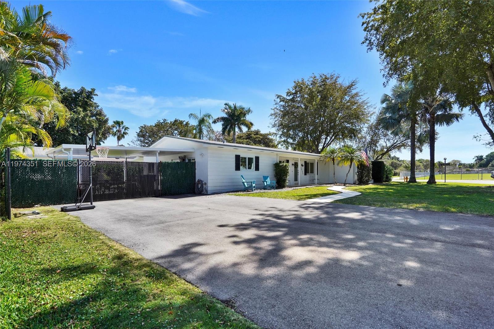 Undisclosed Address Palmetto Bay, FL 33157