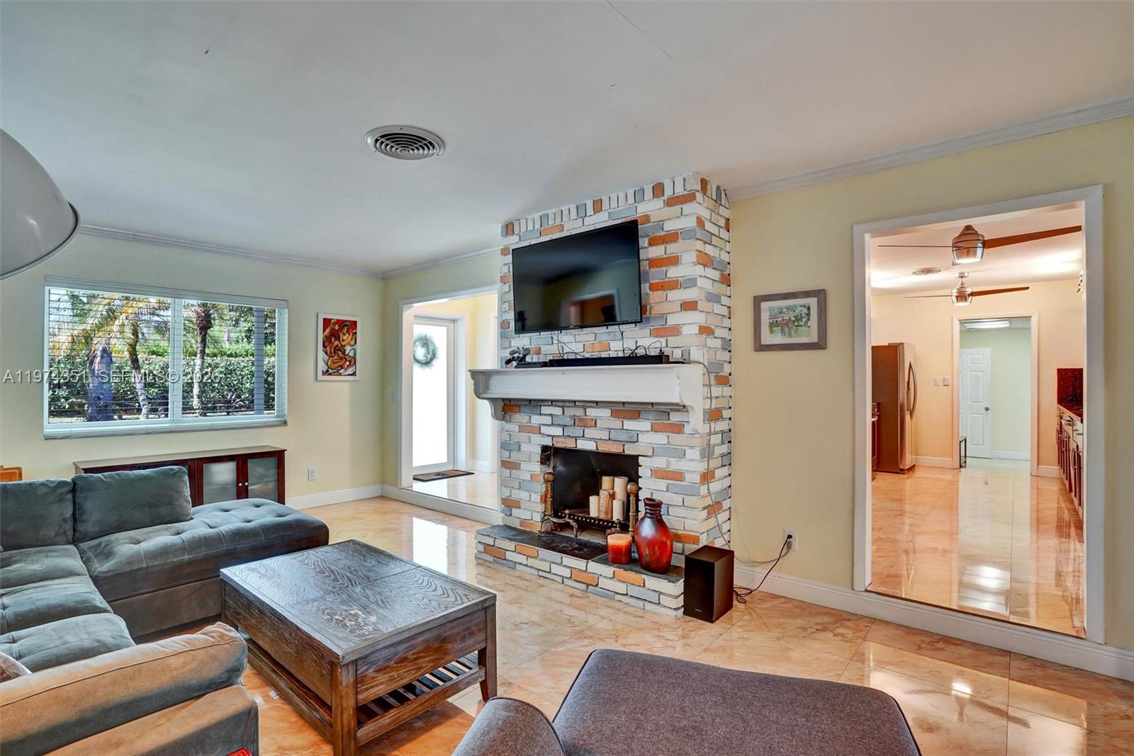 Undisclosed Address Palmetto Bay, FL 33157