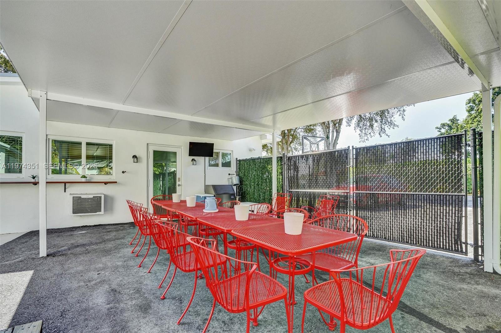 Undisclosed Address Palmetto Bay, FL 33157