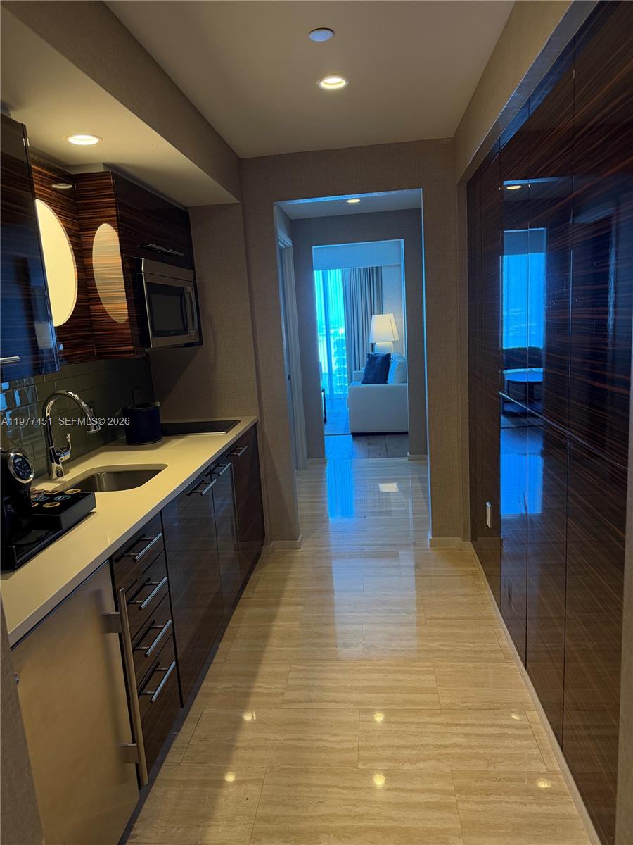 551 N Fort Lauderdale Bch Blvd #R2201 Fort Lauderdale, FL 33304