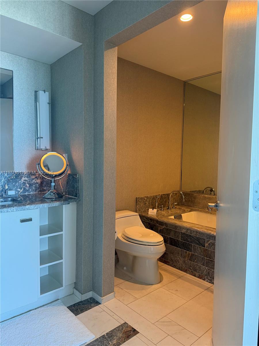 551 N Fort Lauderdale Bch Blvd #R2201 Fort Lauderdale, FL 33304