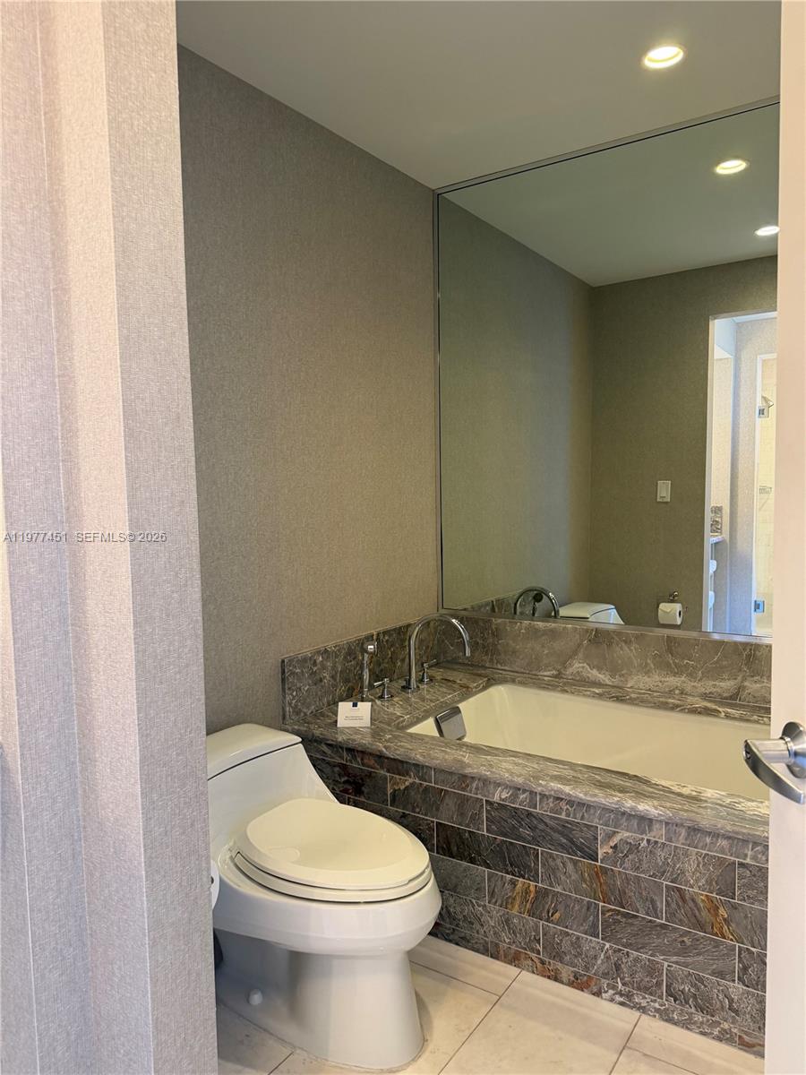 551 N Fort Lauderdale Bch Blvd #R2201 Fort Lauderdale, FL 33304