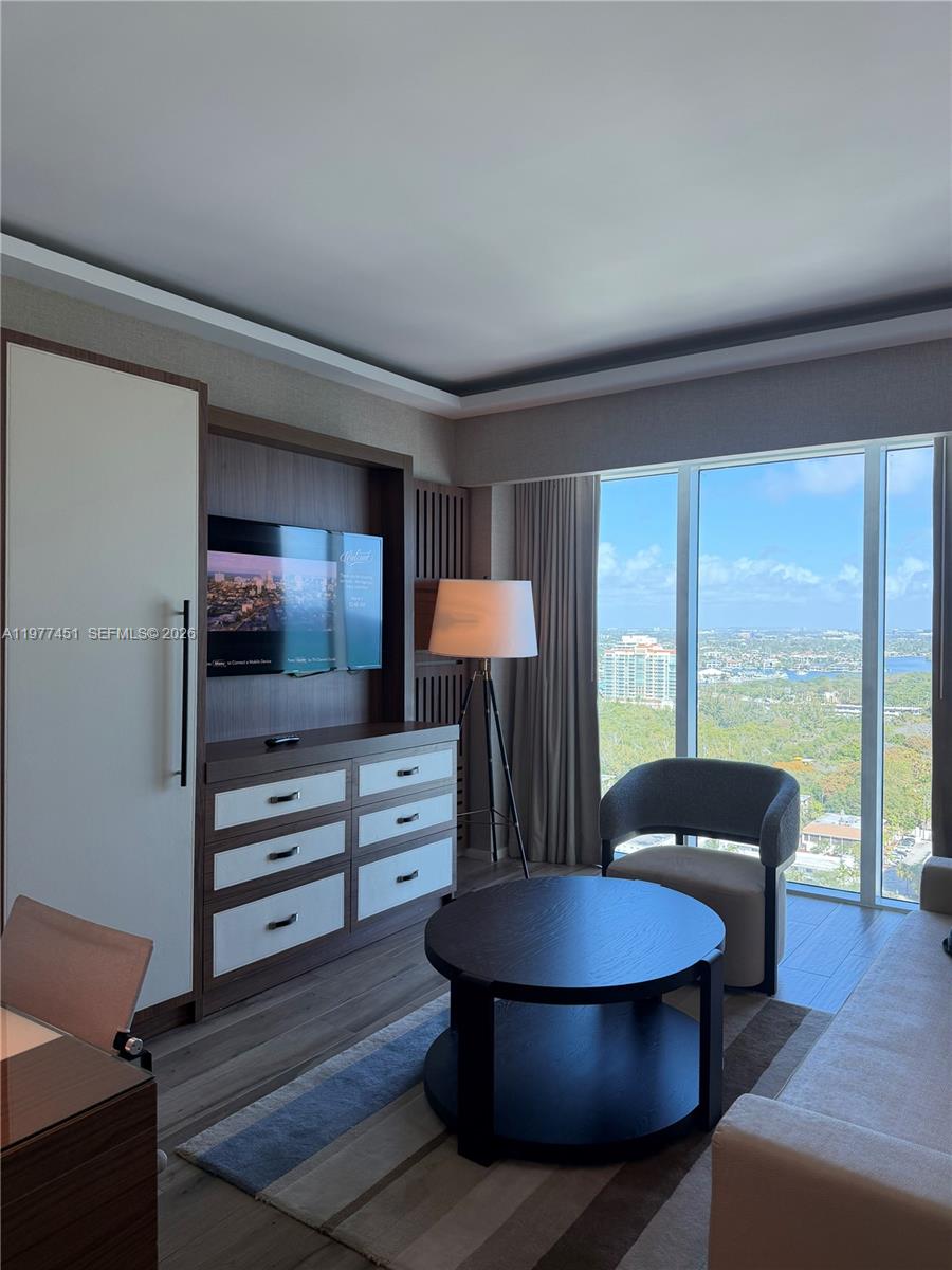 551 N Fort Lauderdale Bch Blvd #R2201 Fort Lauderdale, FL 33304