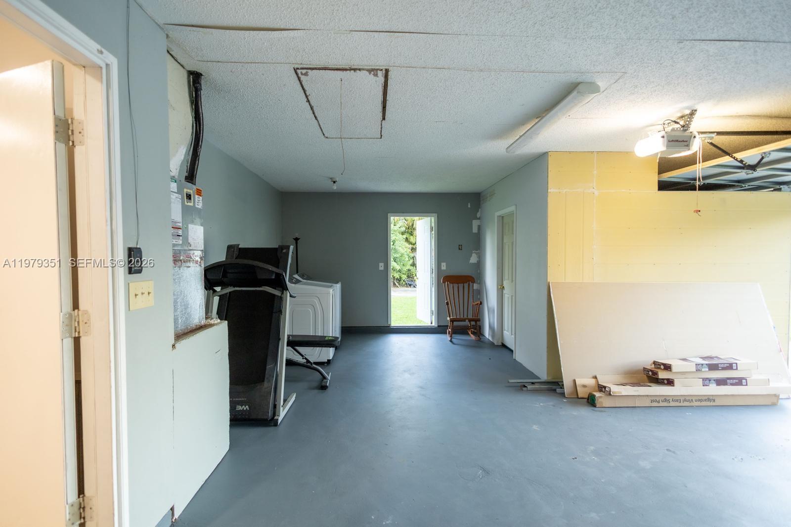 1181 W C Rd Loxahatchee, FL 33470