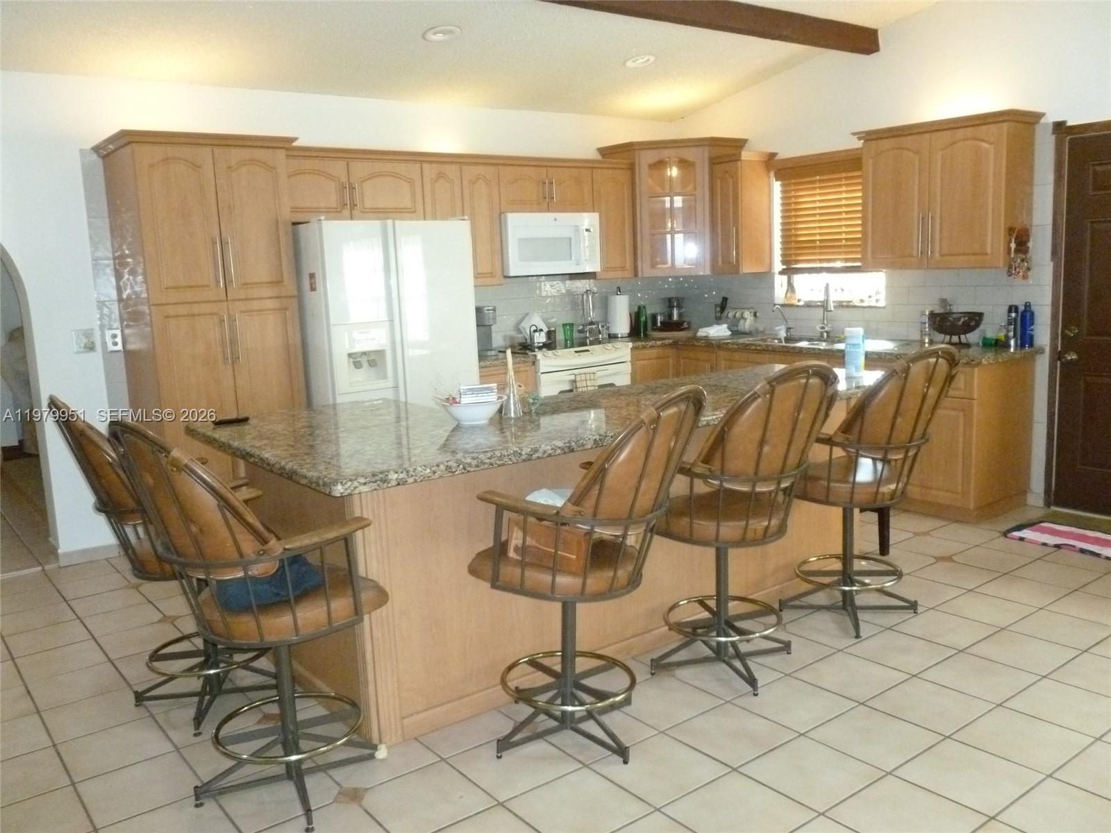 3261 NW 14th St Miami, FL 33125