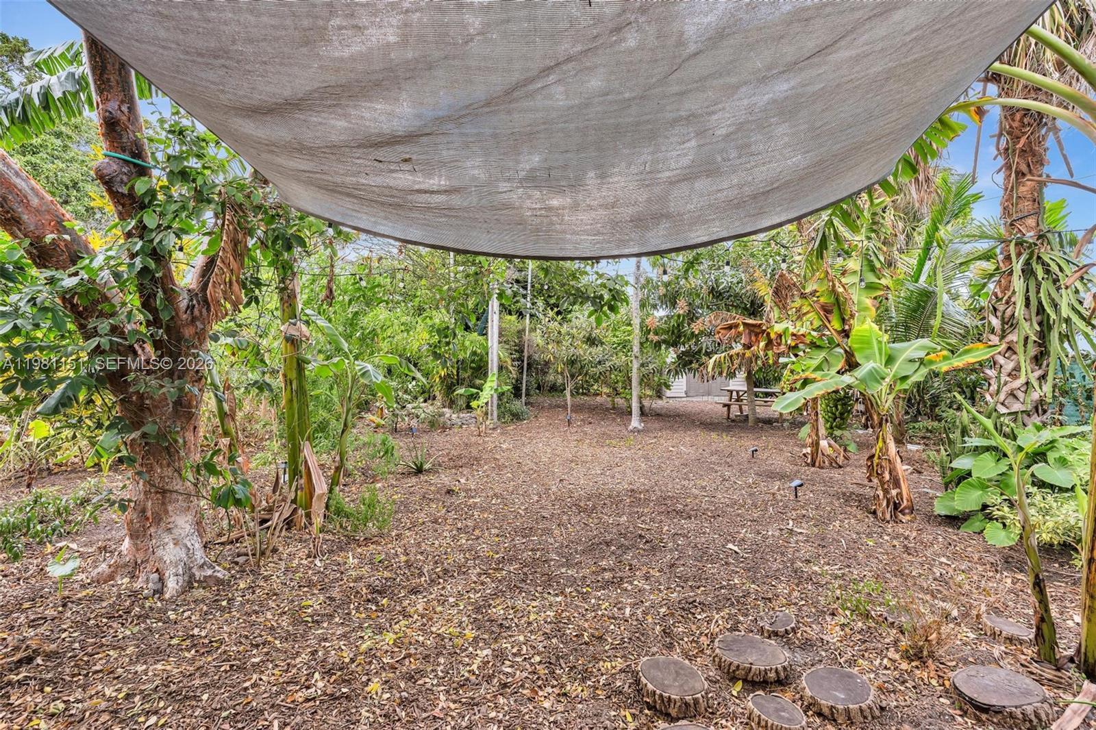 2431 Mayo St Hollywood, FL 33020