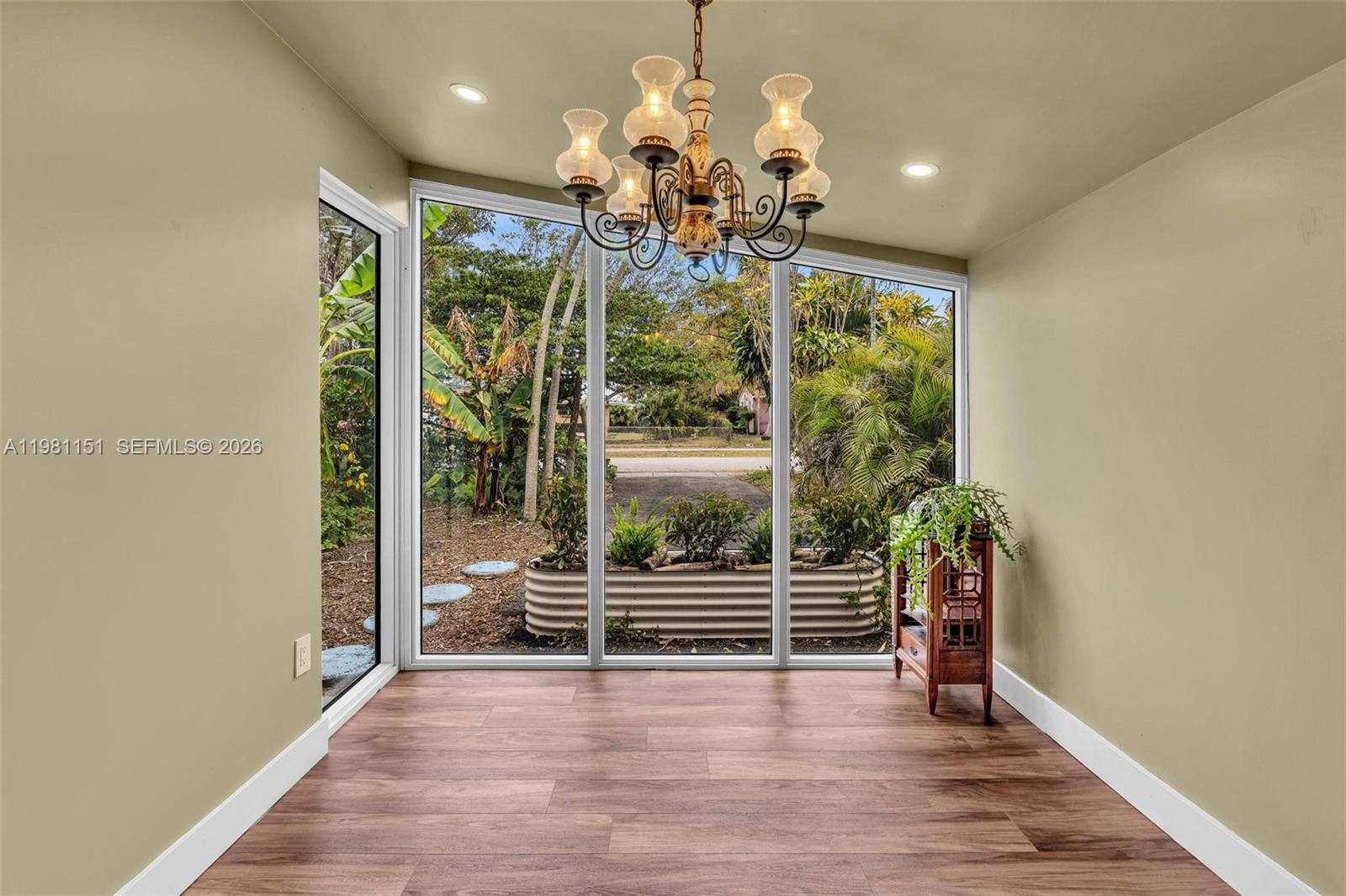 2431 Mayo St Hollywood, FL 33020