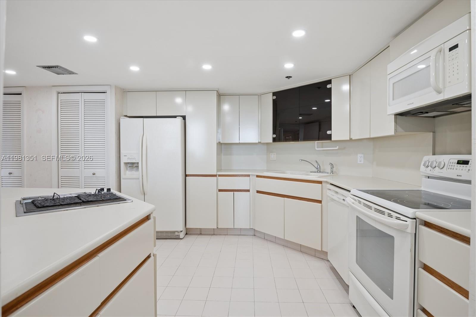 300 Three Iss Blvd #516 Hallandale Beach, FL 33009