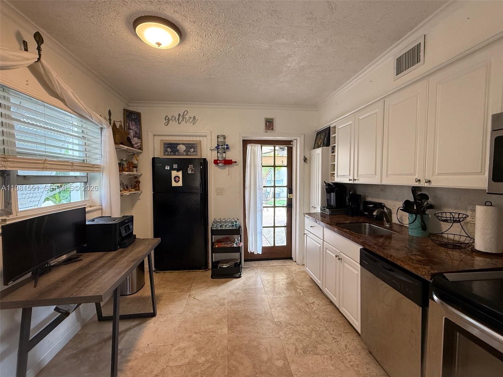 1544 NW 4th Ave Fort Lauderdale, FL 33311