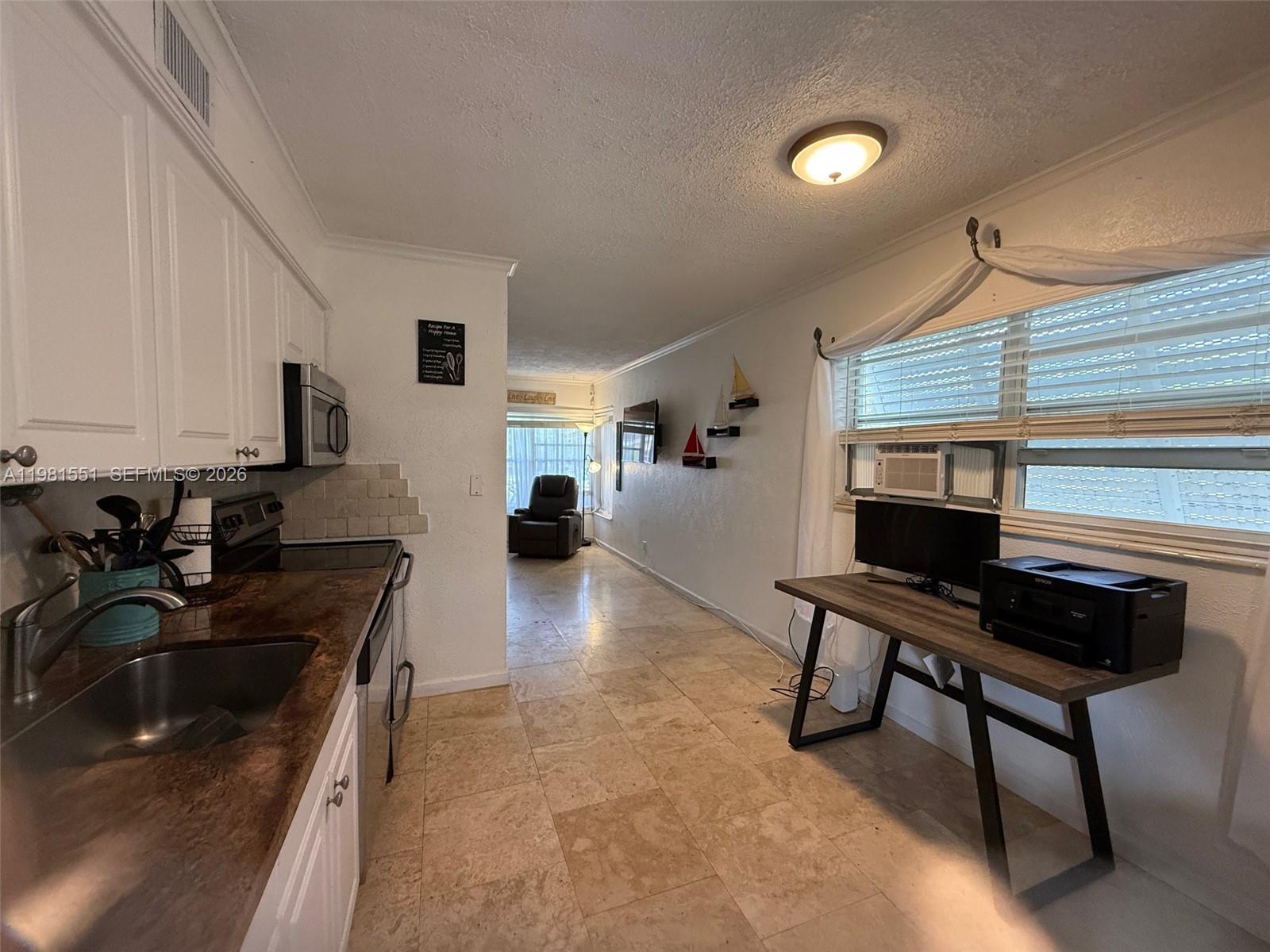 1544 NW 4th Ave Fort Lauderdale, FL 33311