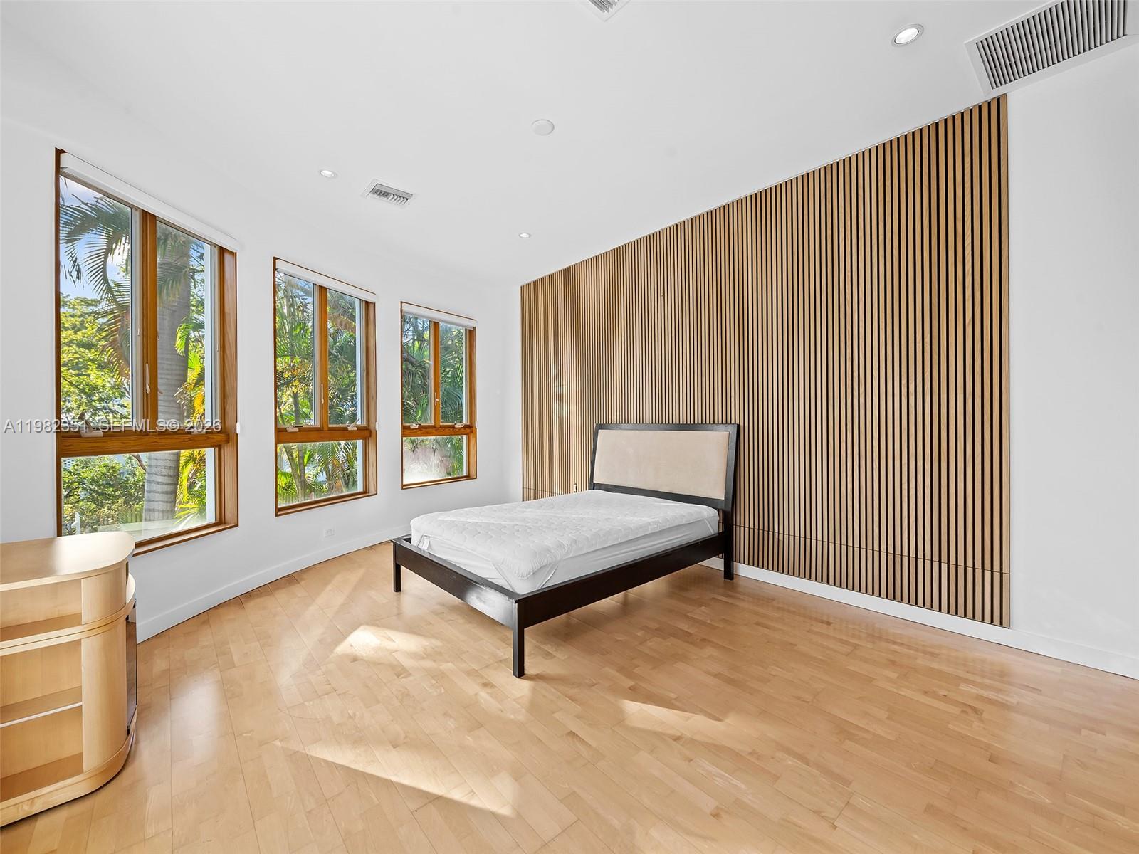 450 Victoria Ter Fort Lauderdale, FL 33301