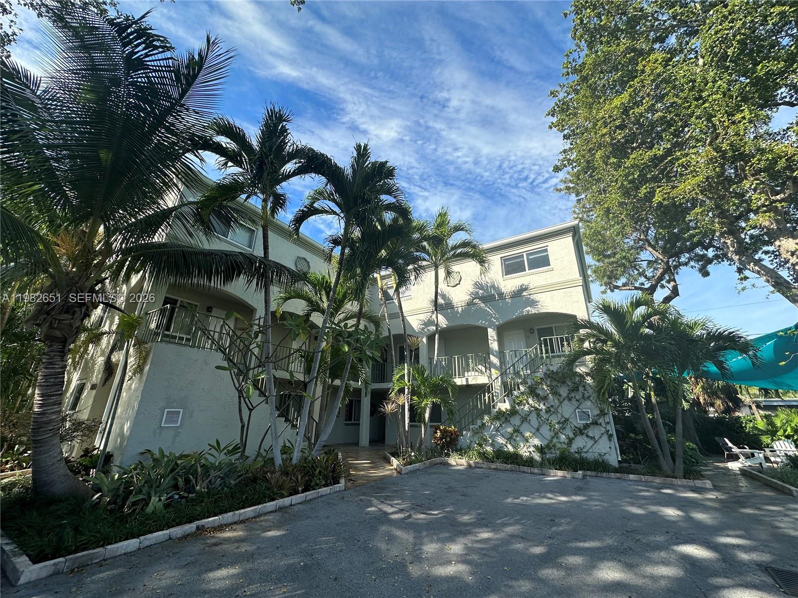 913 NE 17th St #8 Fort Lauderdale, FL 33305