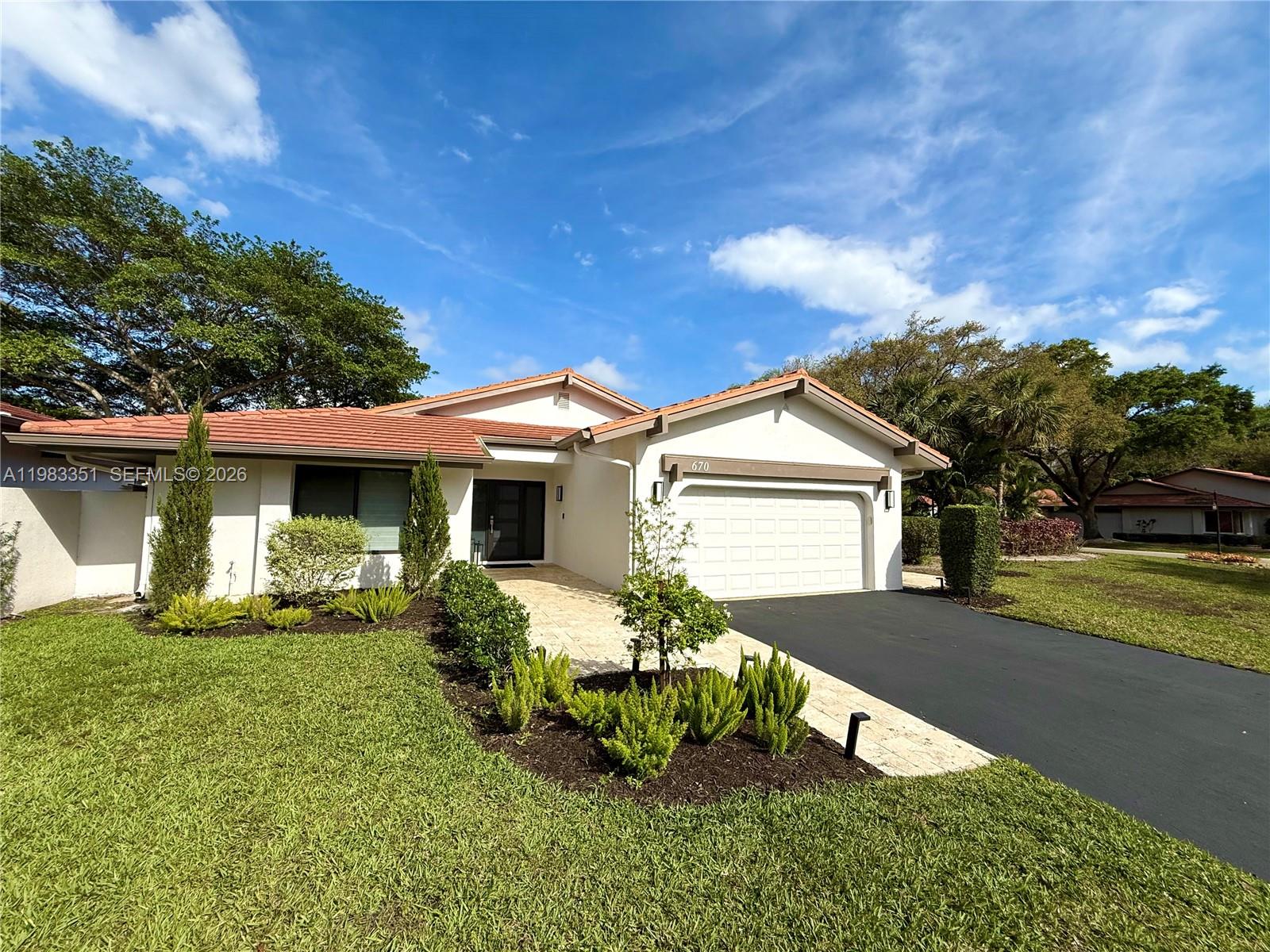 670 Deer Crk Holw Cir Deerfield Beach, FL 33442