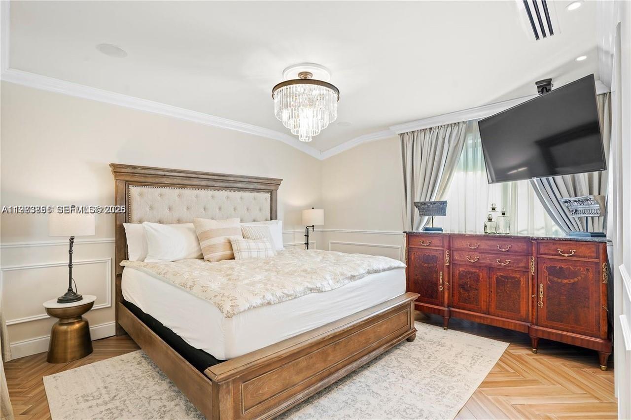 1625 Daytonia Rd Miami Beach, FL 33141